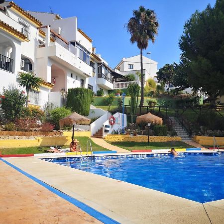 بينالماذينا Lomas De Benalmar Apartment Av Las Palmeras المظهر الخارجي الصورة