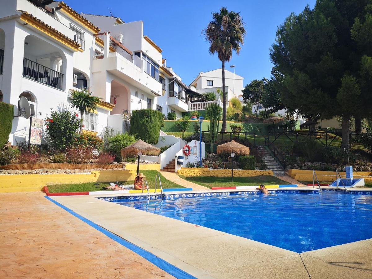 بينالماذينا Lomas De Benalmar Apartment Av Las Palmeras المظهر الخارجي الصورة